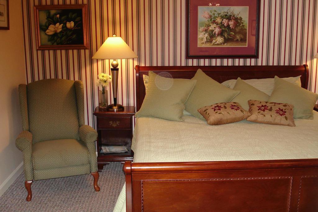 The Lattice Inn Montgomery Rum bild